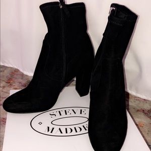 Steve Madden Edit Black Booties